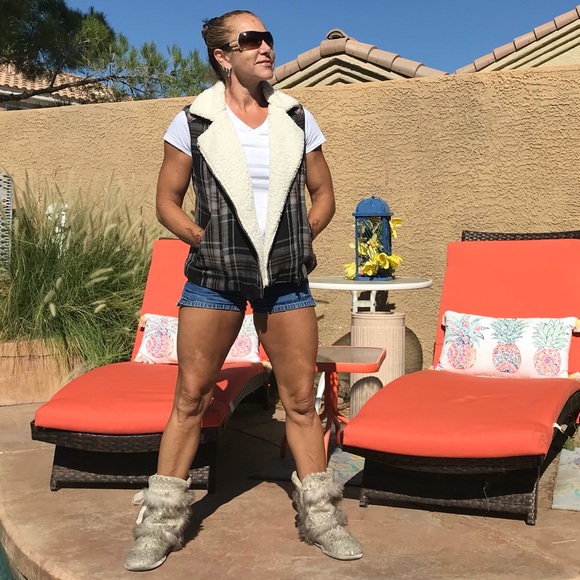 Lucky Brand Flannel vest - Picture 8 of 8